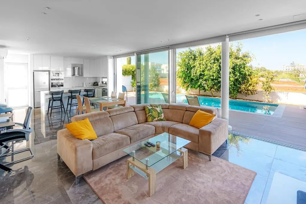Hubstay - The Royal Palace Lux Protaras - 10 Min Walk To The Beach