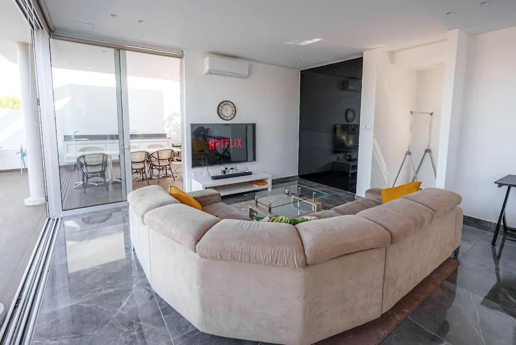 Hubstay - The Royal Palace Lux Protaras - 10 Min Walk To The Beach