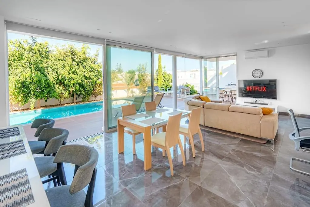Villa Hubstay - The Royal Palace Lux Protaras - 10 Min Walk To The Beach